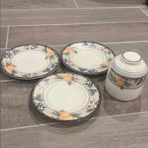 MIKASA INTAGLIO Garden Harvest MINI CANISTER & LID CAC29 fruit + 3 Saucers